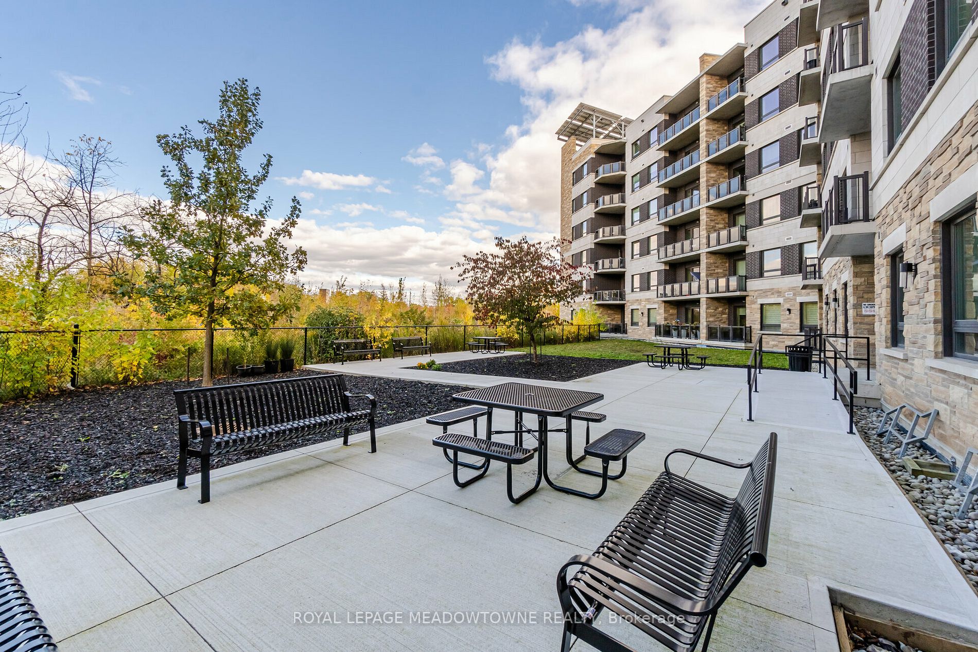 33 Whitmer St, #518
