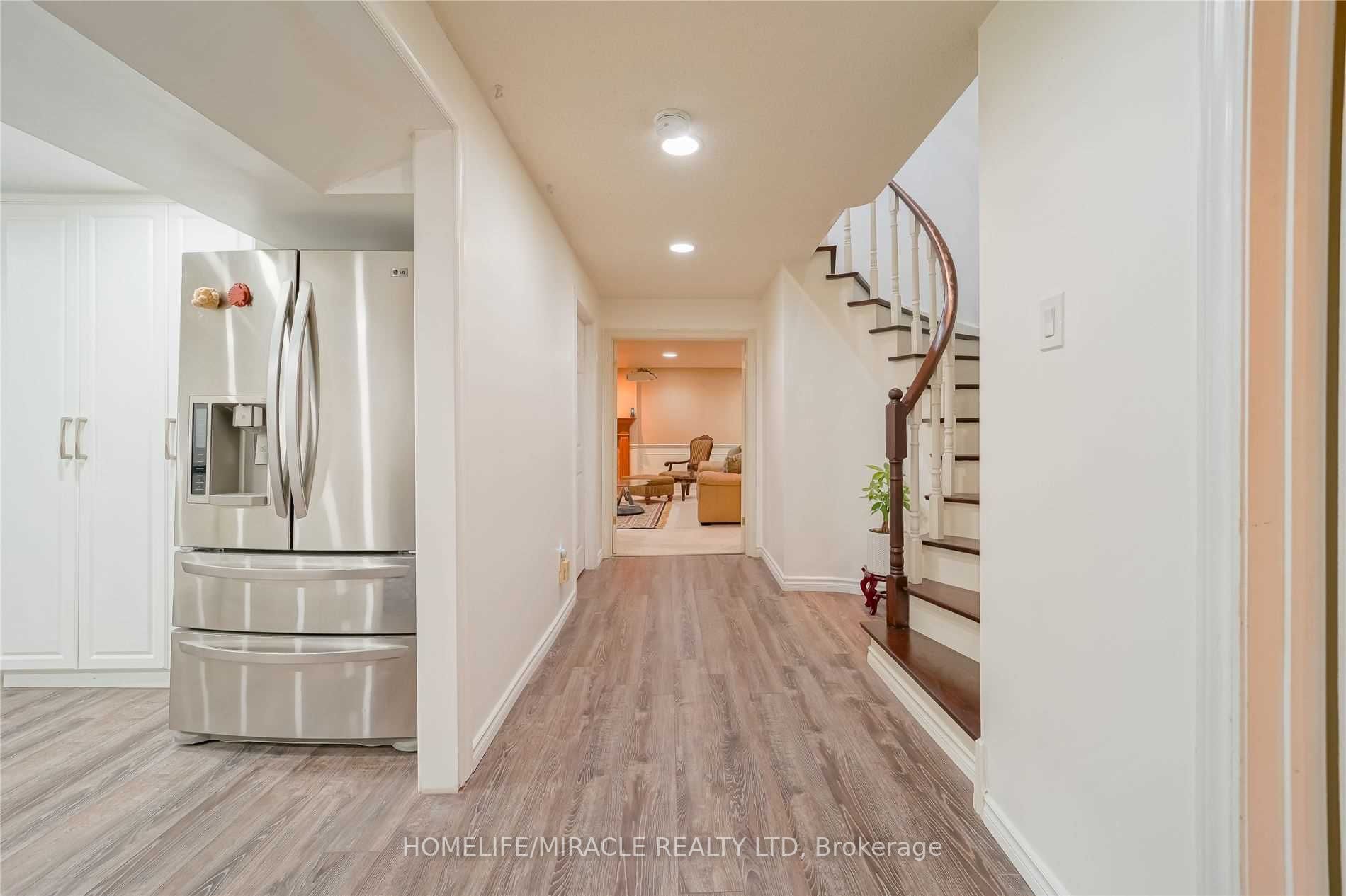 2517 Banfield Rd