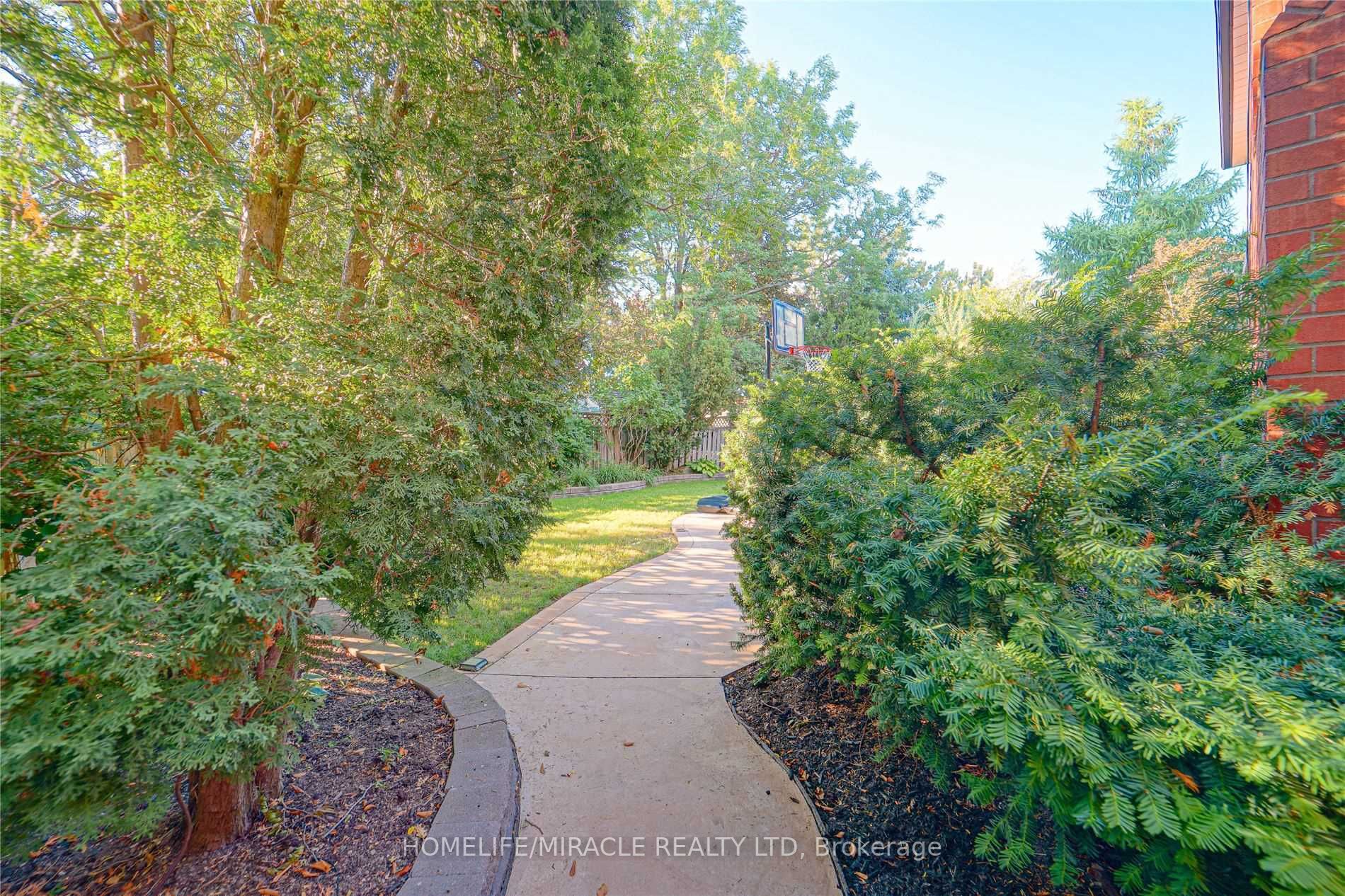 2517 Banfield Rd