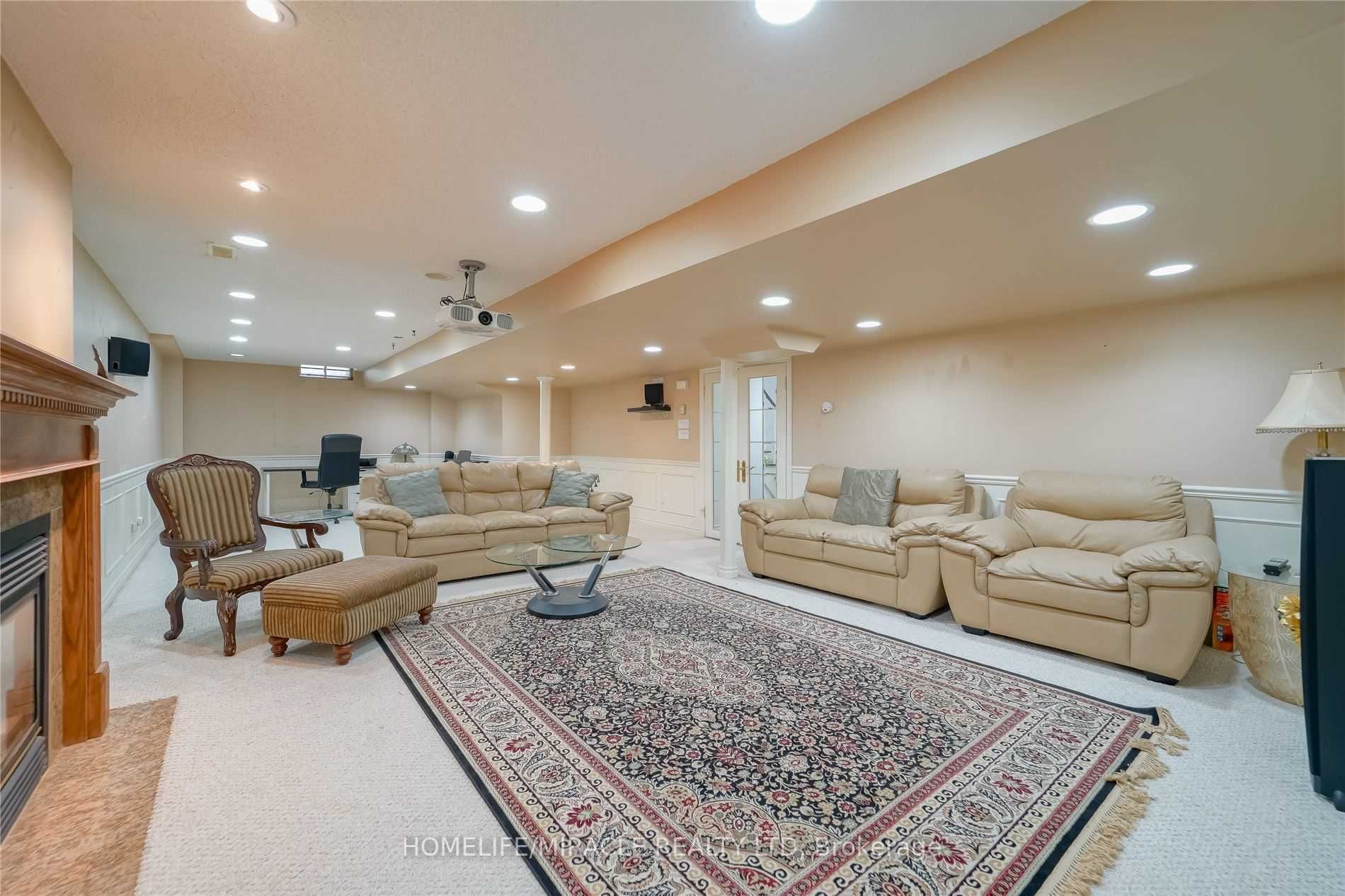 2517 Banfield Rd