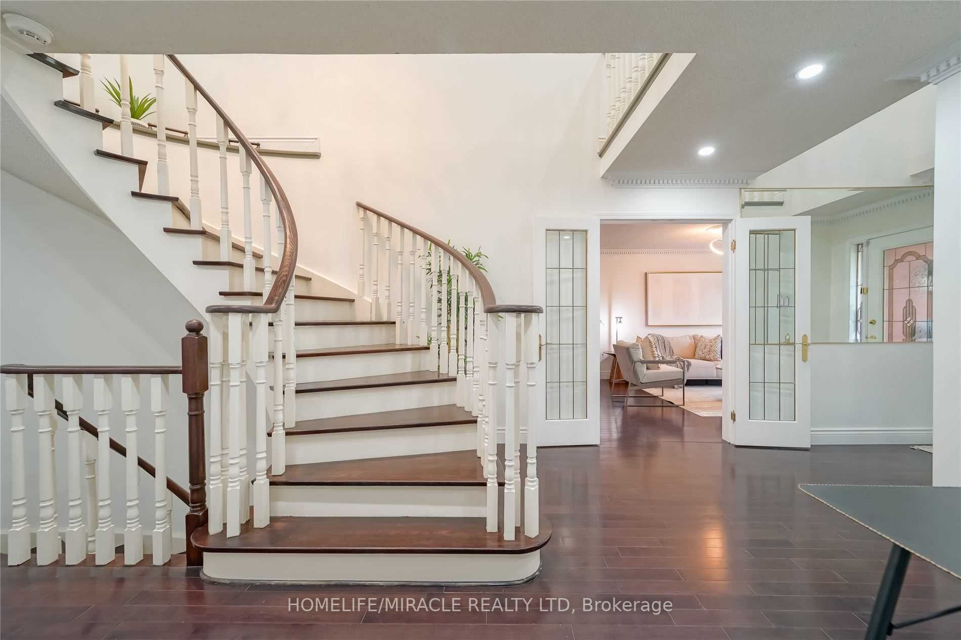 2517 Banfield Rd