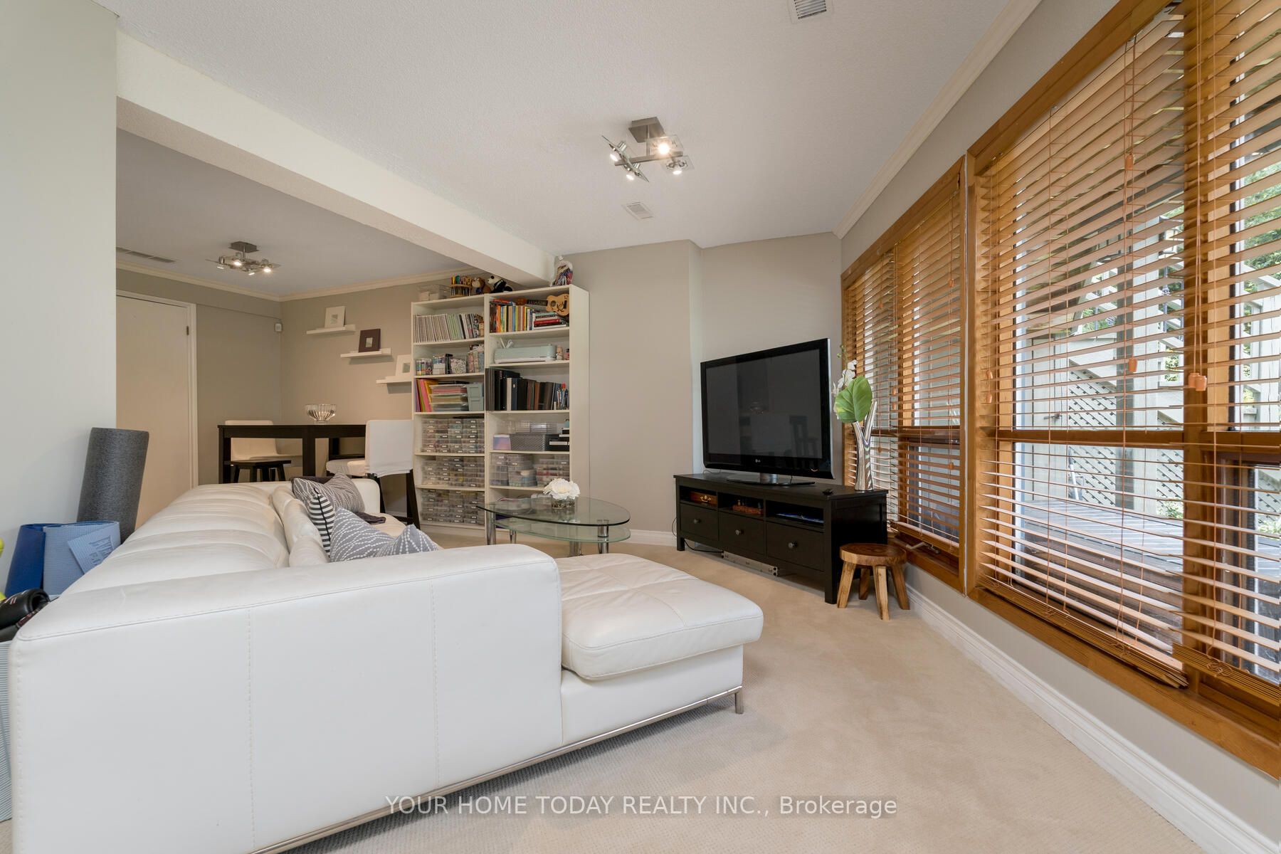 13 Stewarttown Rd