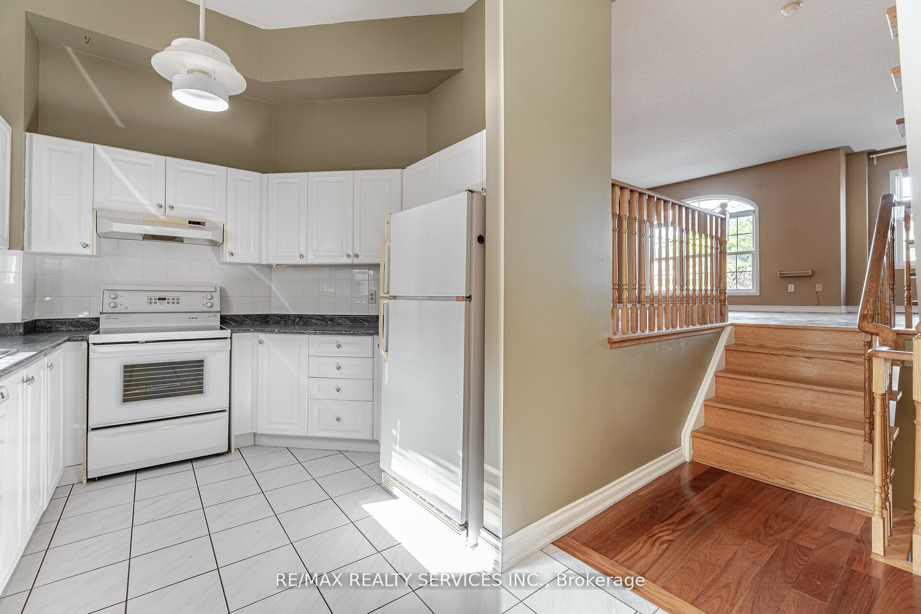 44 Provincial Place