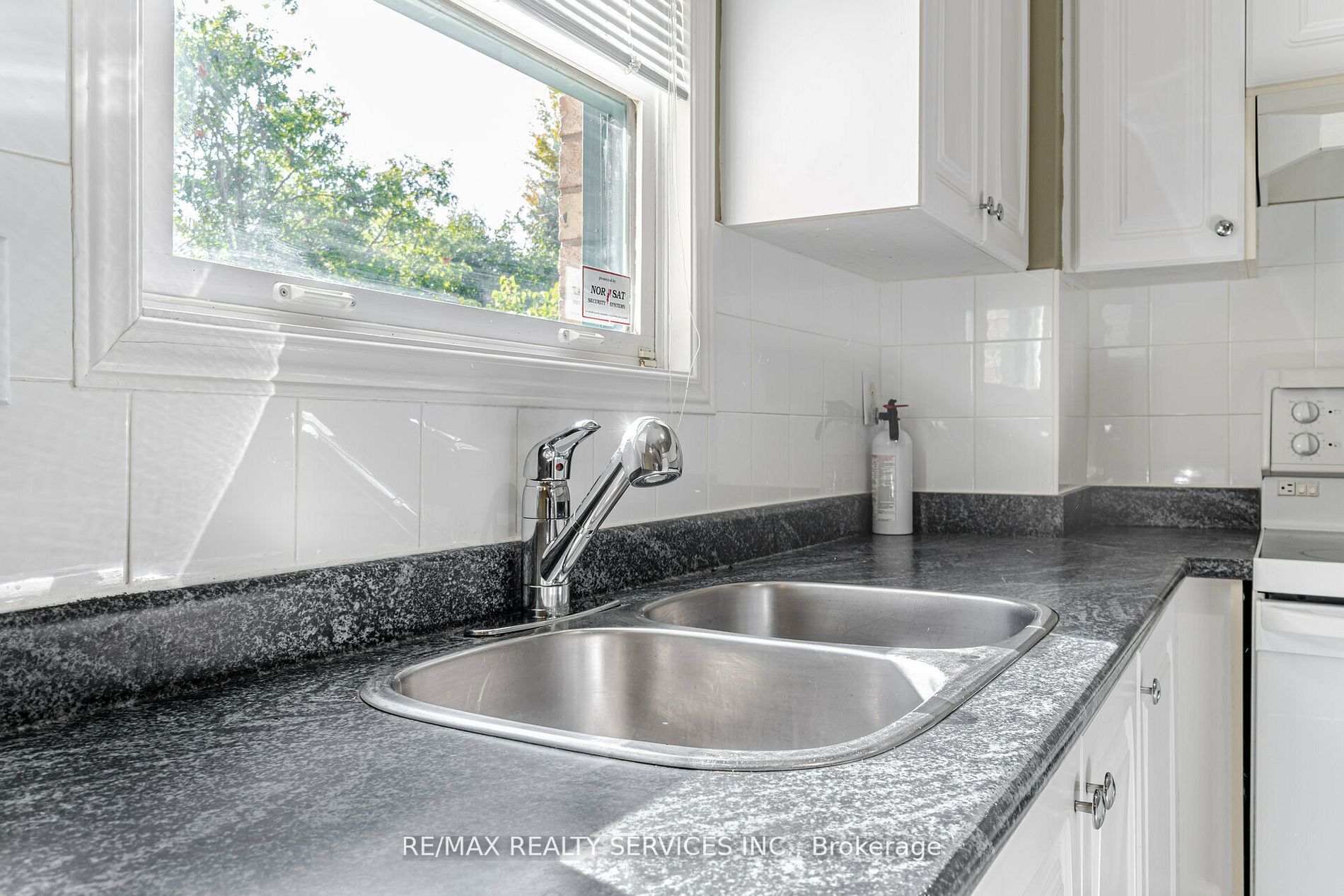 44 Provincial Place