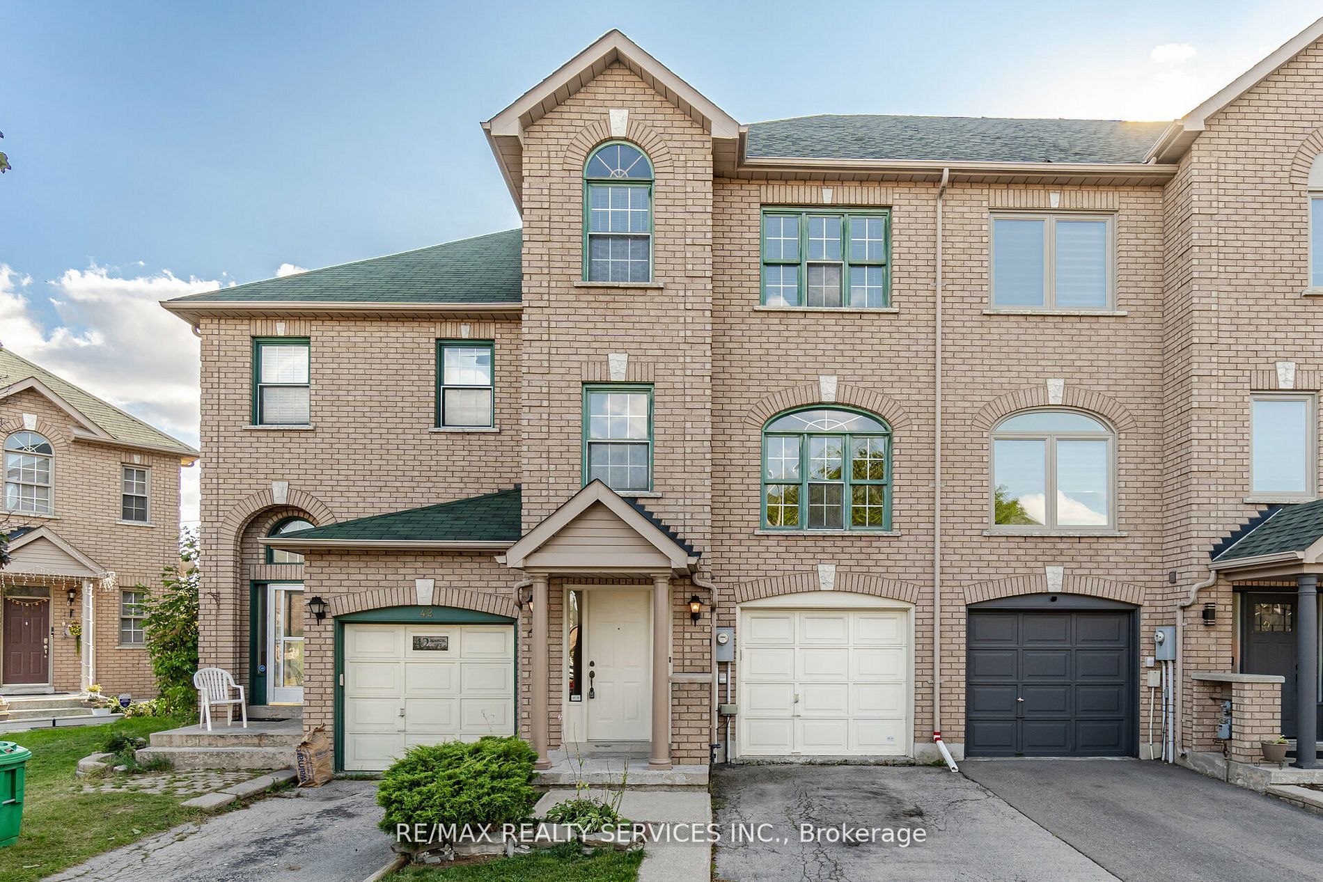 44 Provincial Place