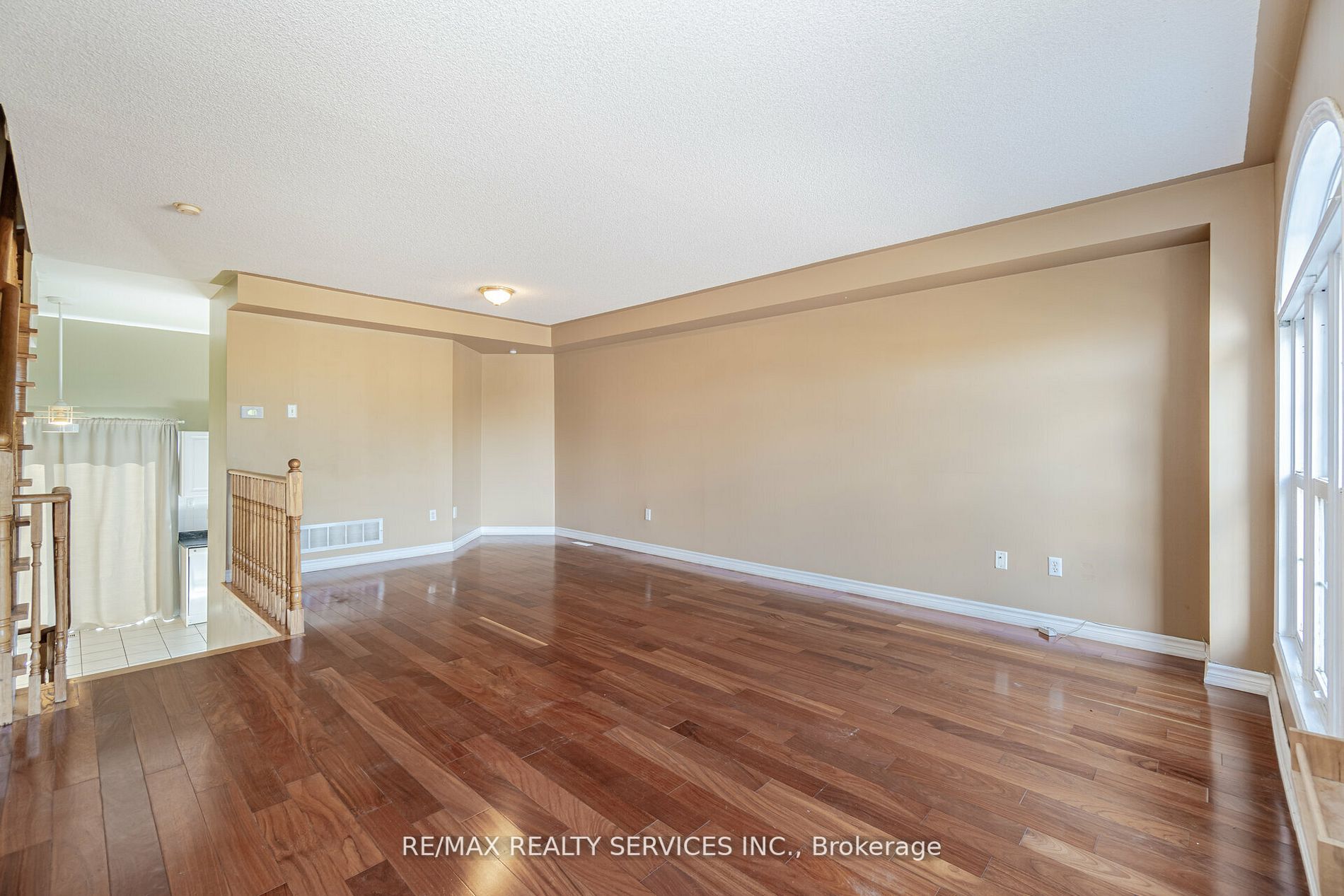 44 Provincial Place