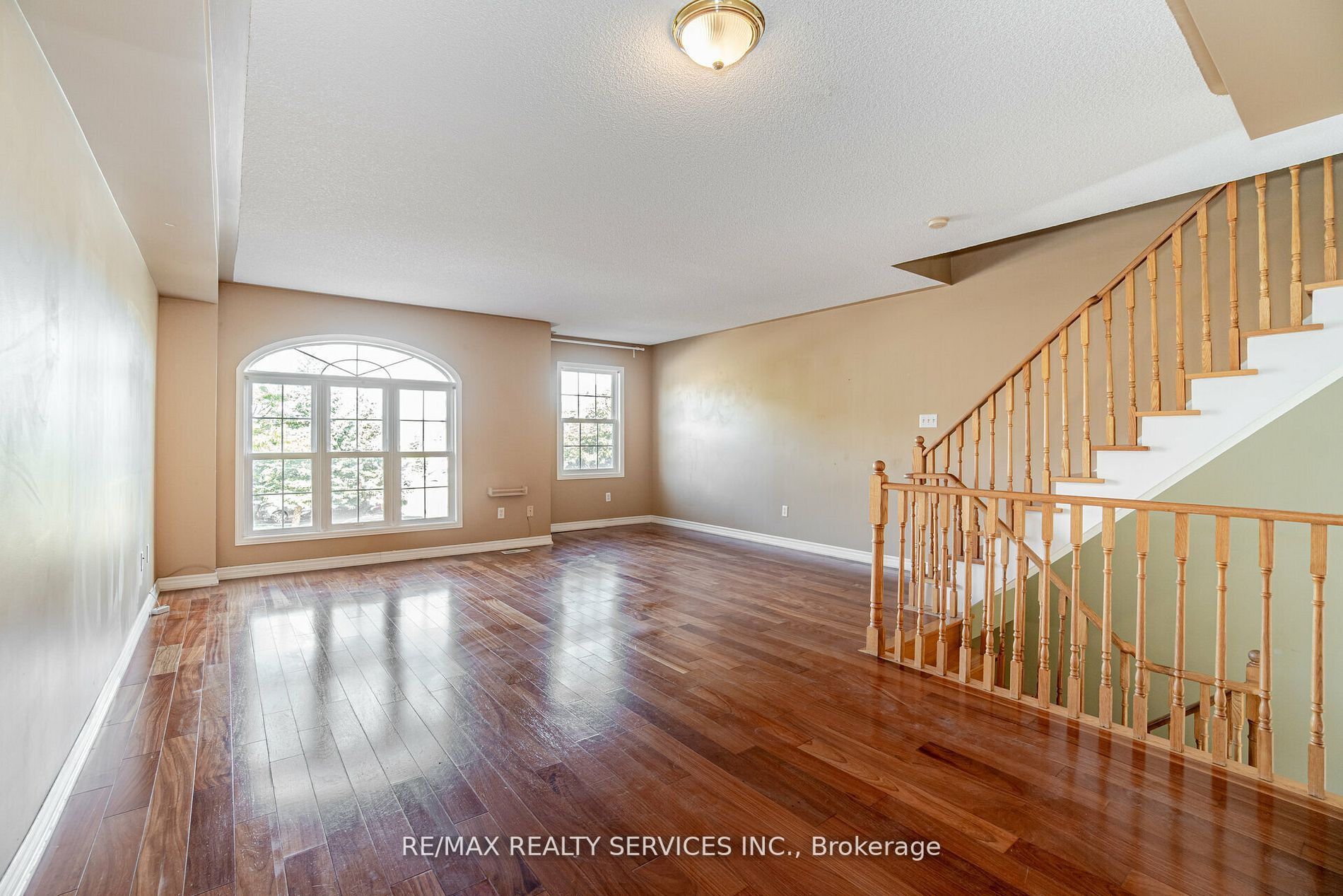 44 Provincial Place