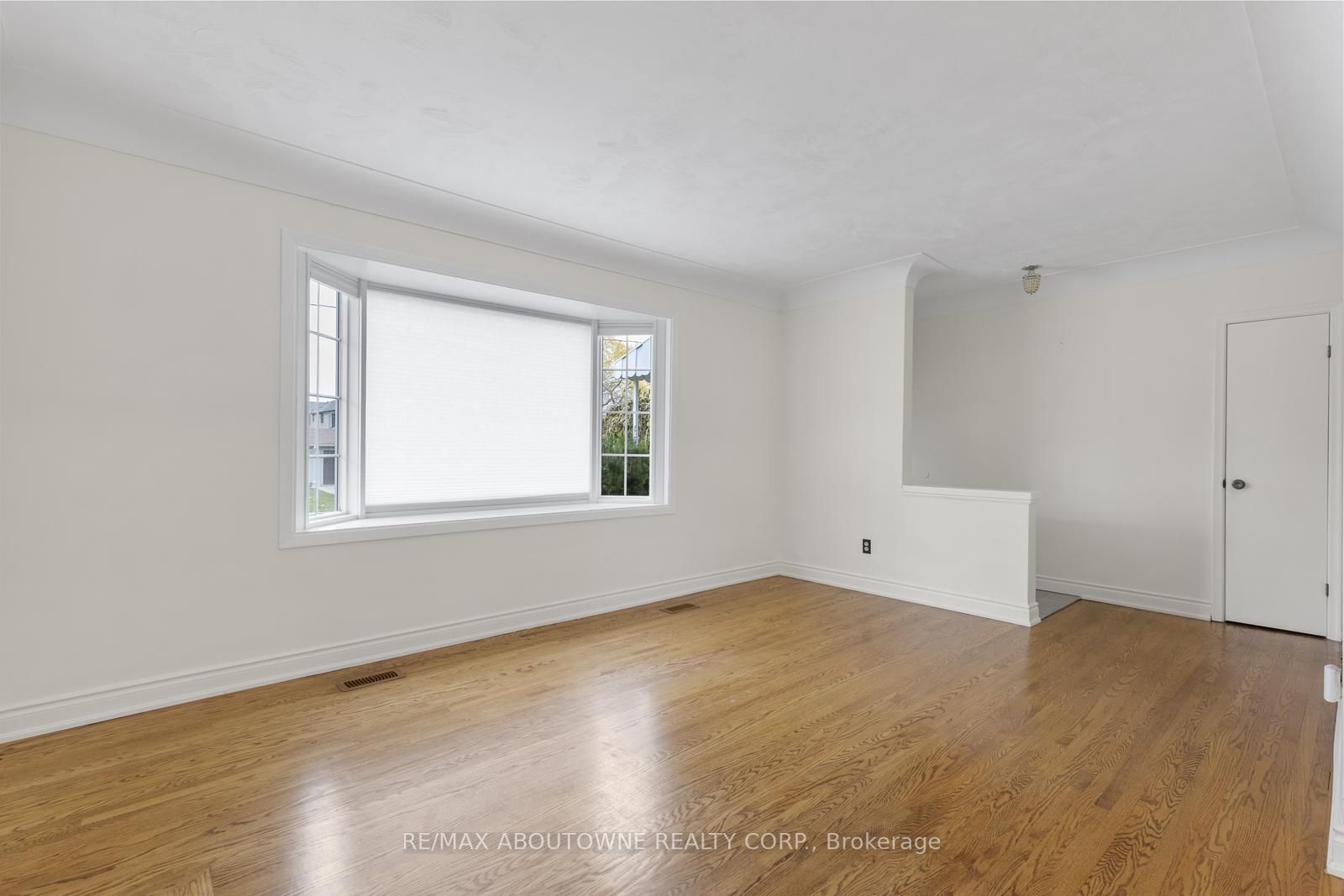 210 Woodale Ave