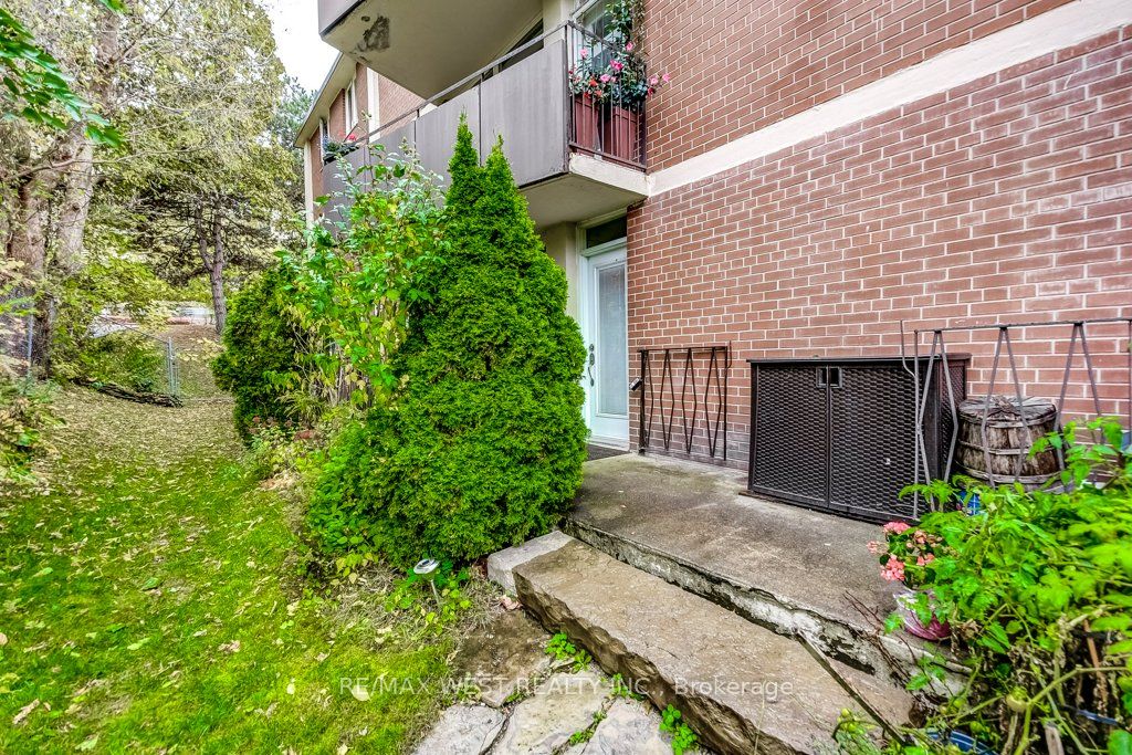 100 Coe Hill Dr, #3