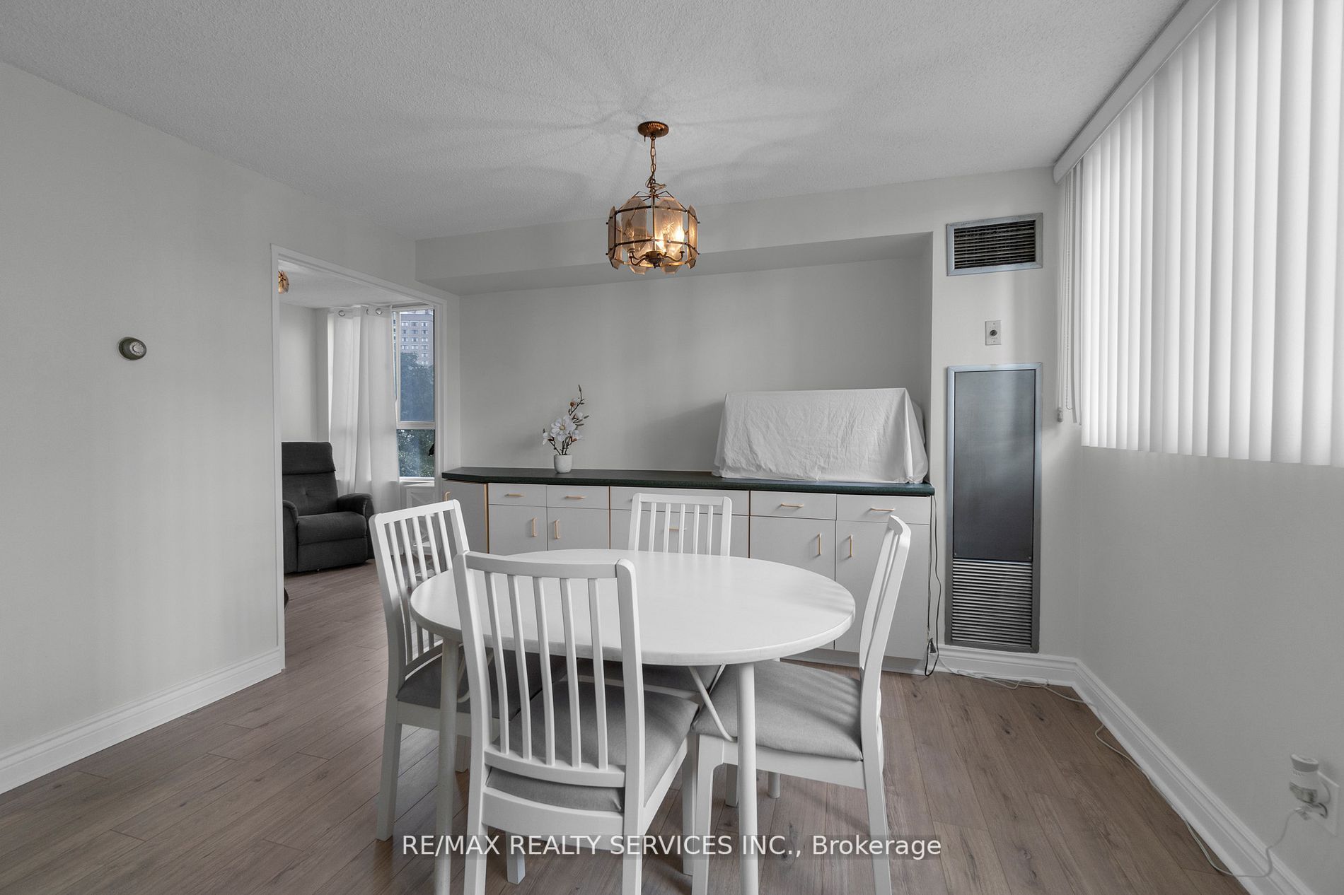3700 Kaneff Cres, #504
