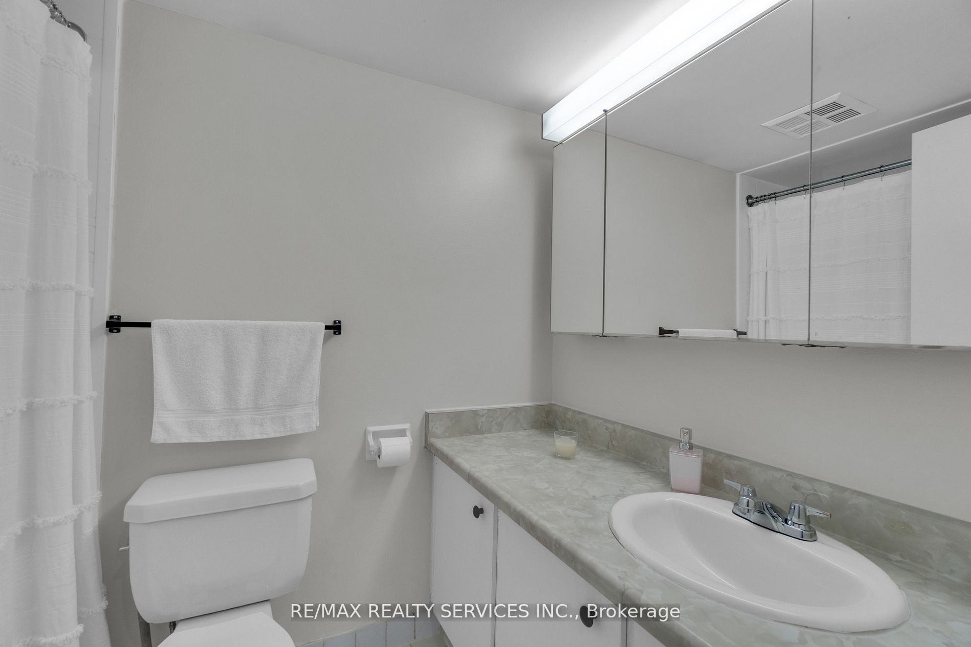 3700 Kaneff Cres, #504