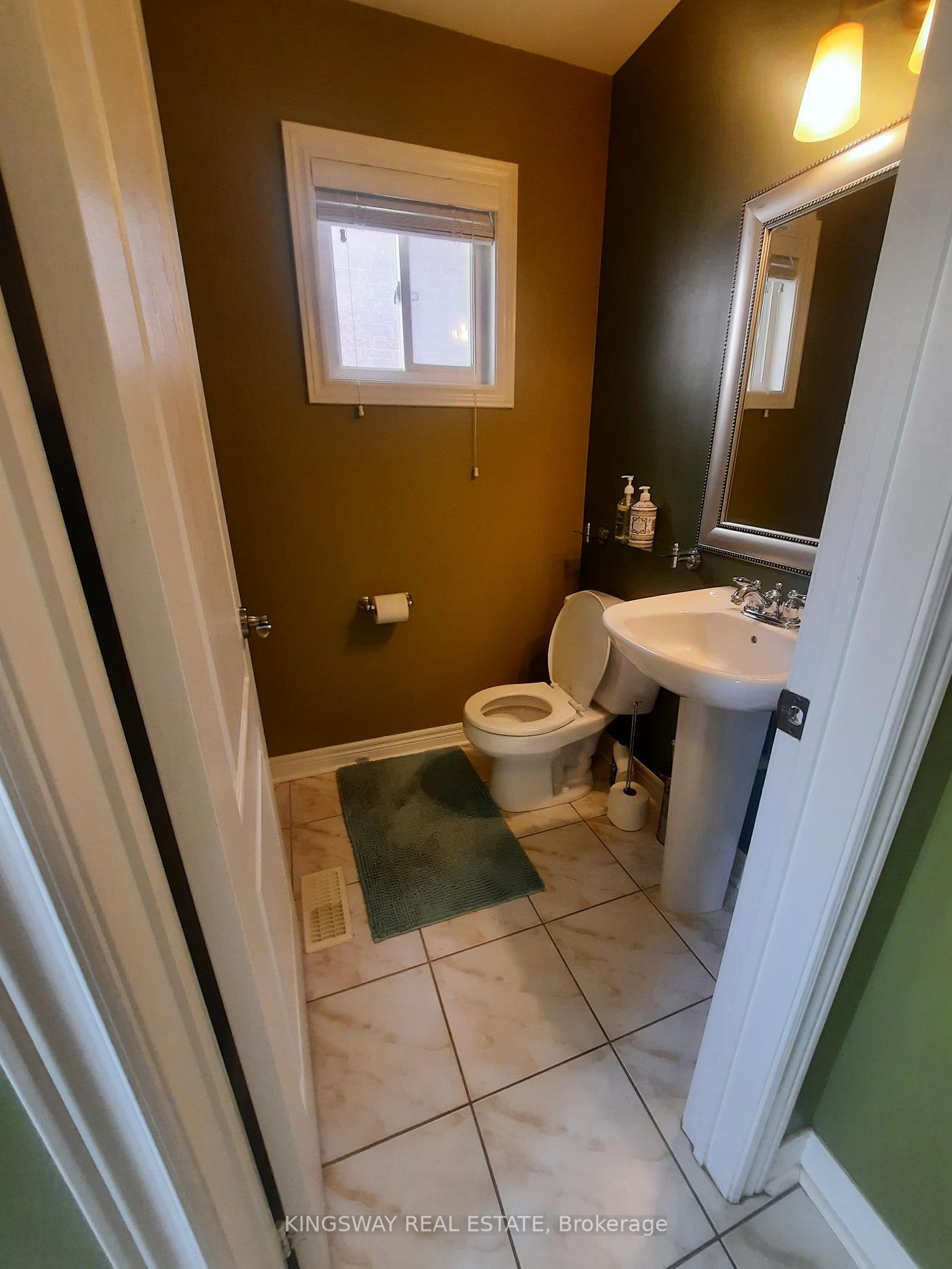 48 Ferncastle Cres