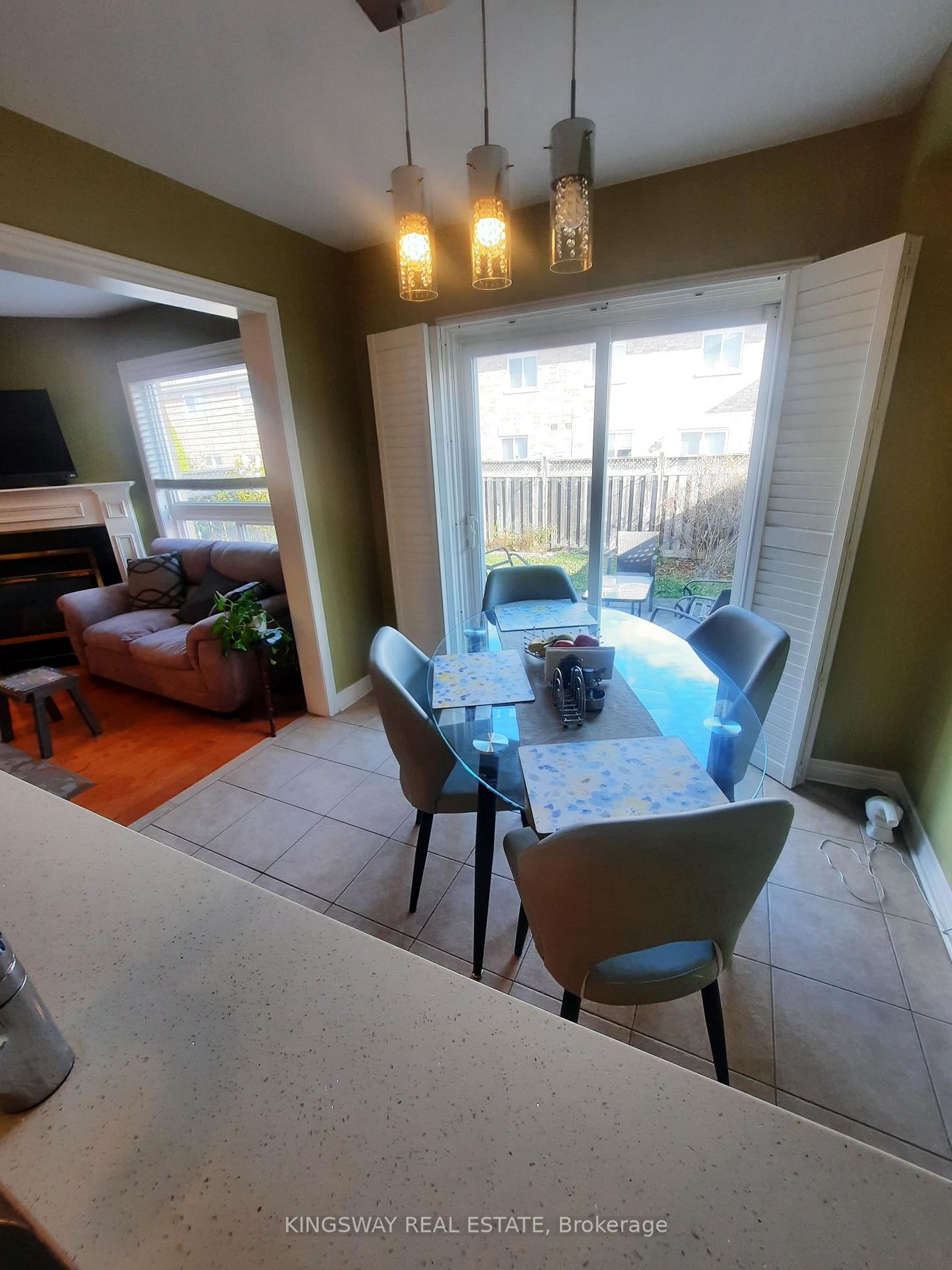 48 Ferncastle Cres