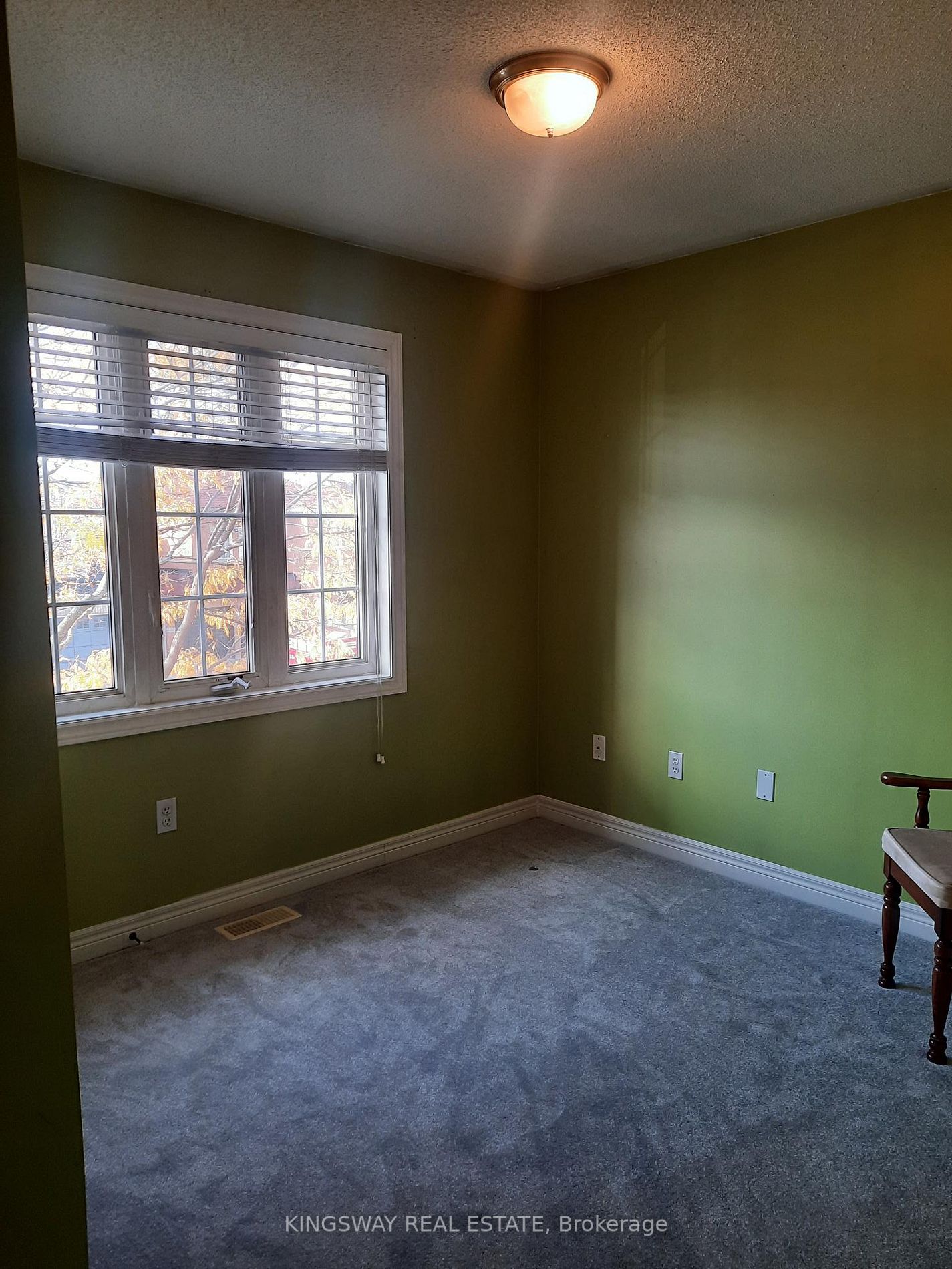 48 Ferncastle Cres