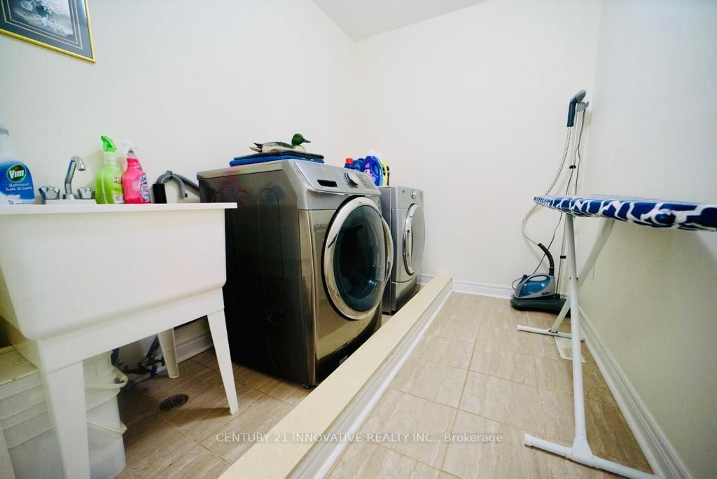 13 Fairservice Dr