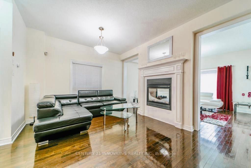 13 Fairservice Dr