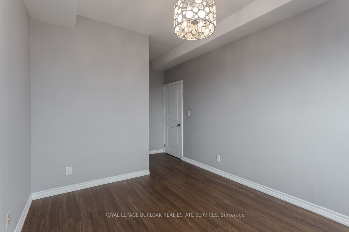 5327 Upper Middle Rd, #411
