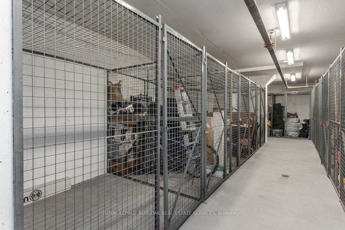 5327 Upper Middle Rd, #411