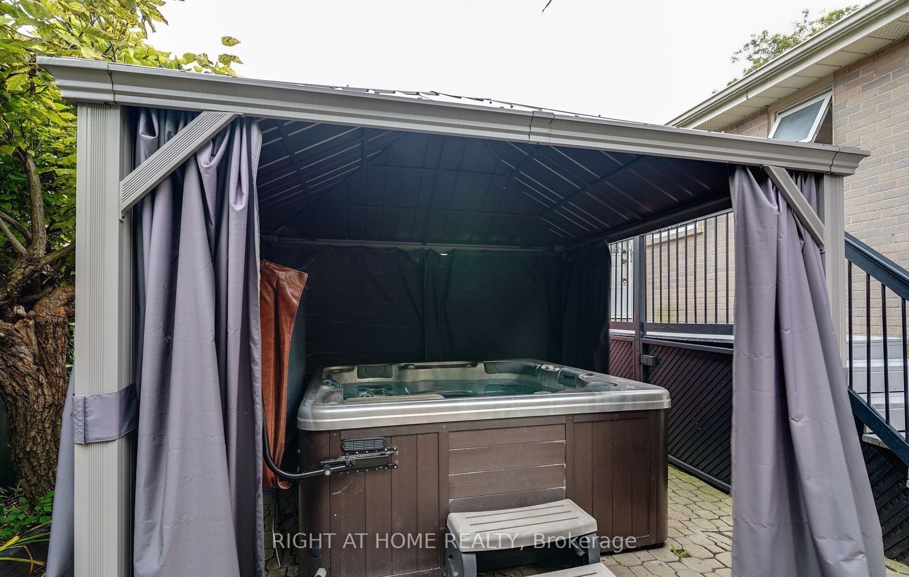 2673 Constable Rd