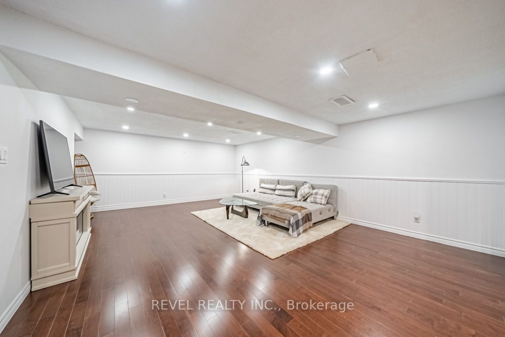 57 Pennington Cres