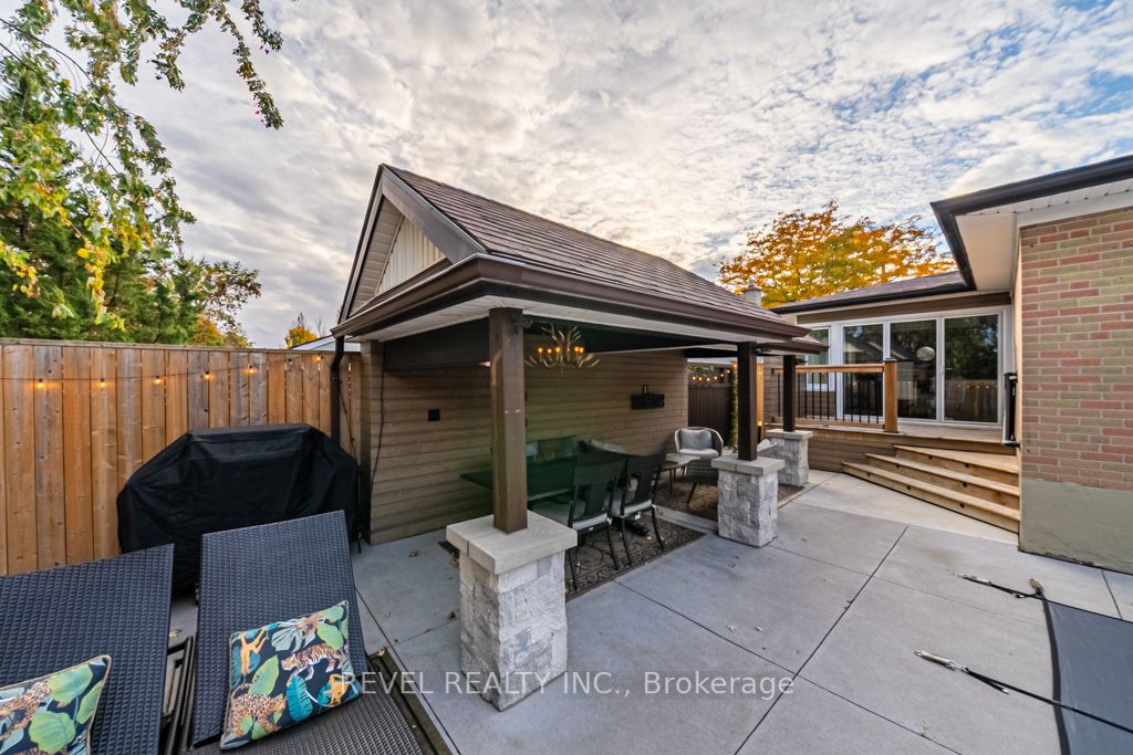 57 Pennington Cres