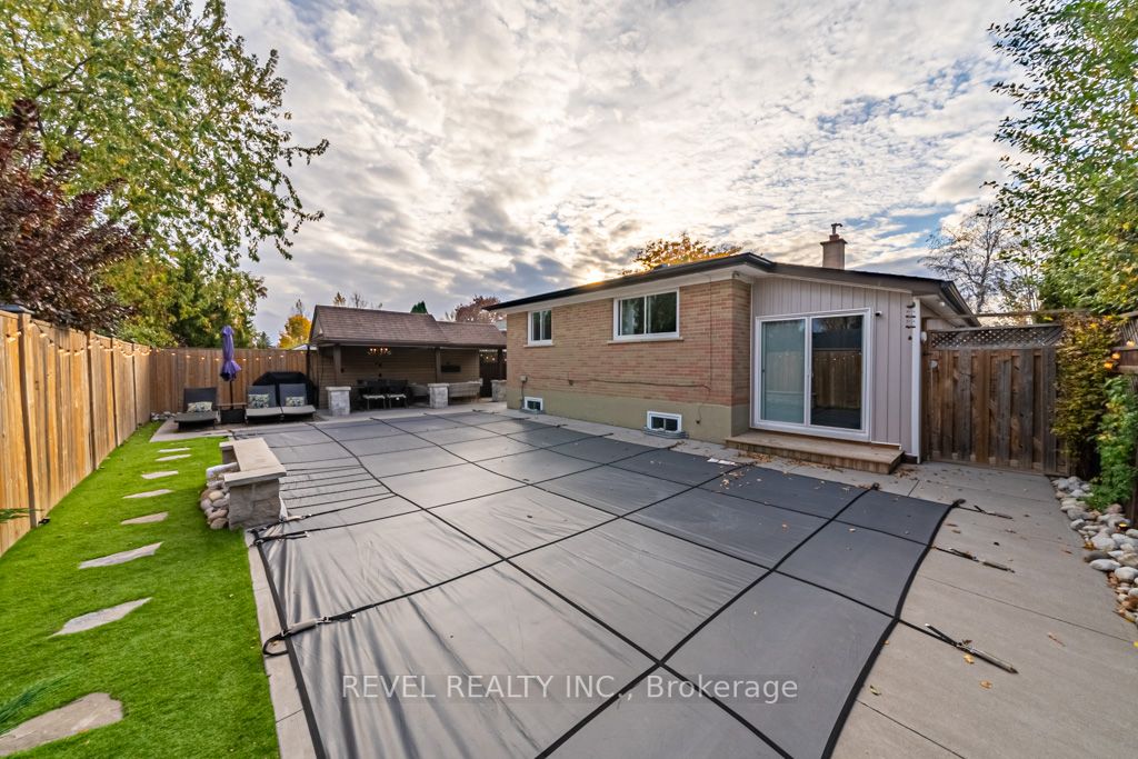 57 Pennington Cres