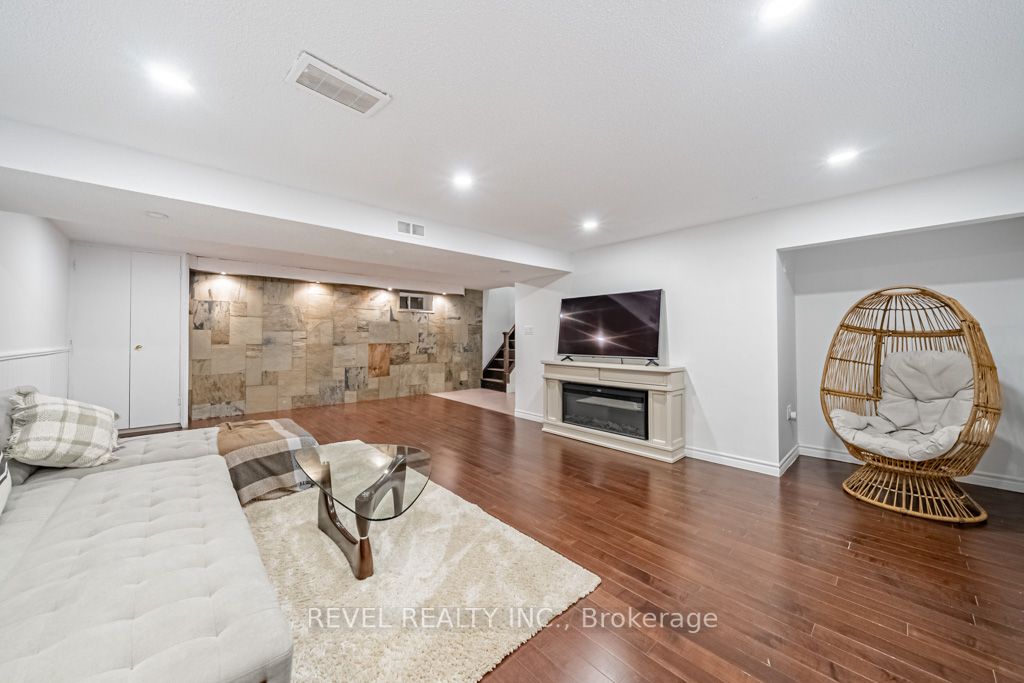 57 Pennington Cres