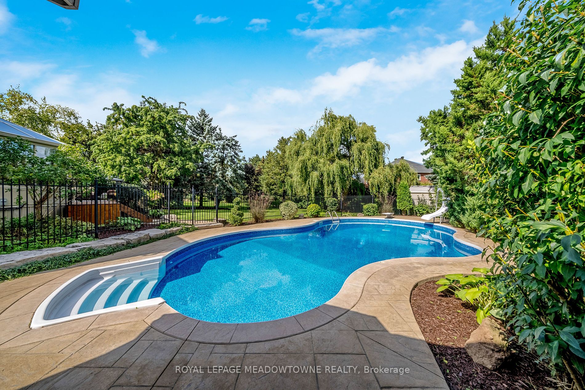 20 Oak Ridge Dr
