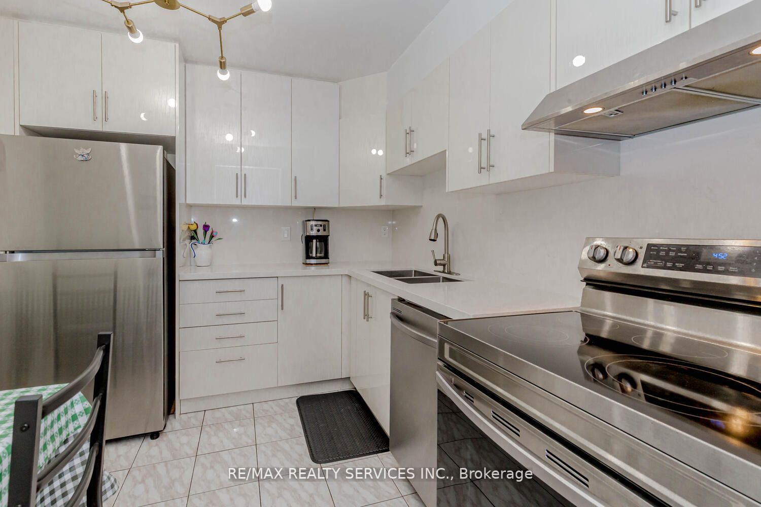 1100 Caven St, #1206