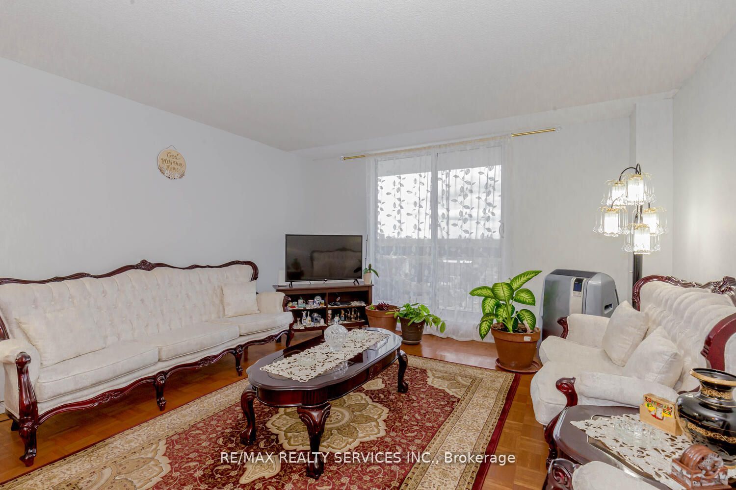 1100 Caven St, #1206