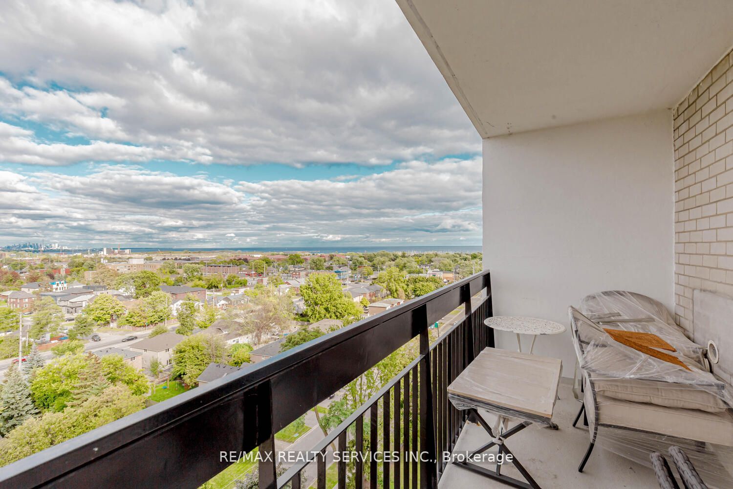 1100 Caven St, #1206