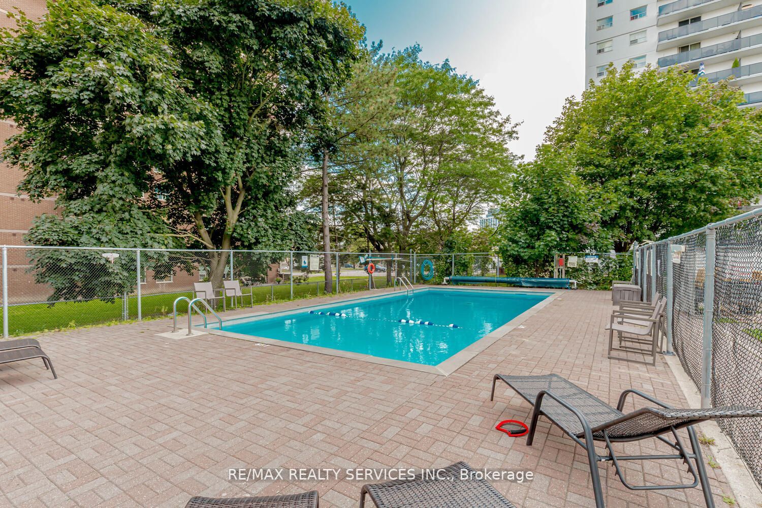 1100 Caven St, #1206