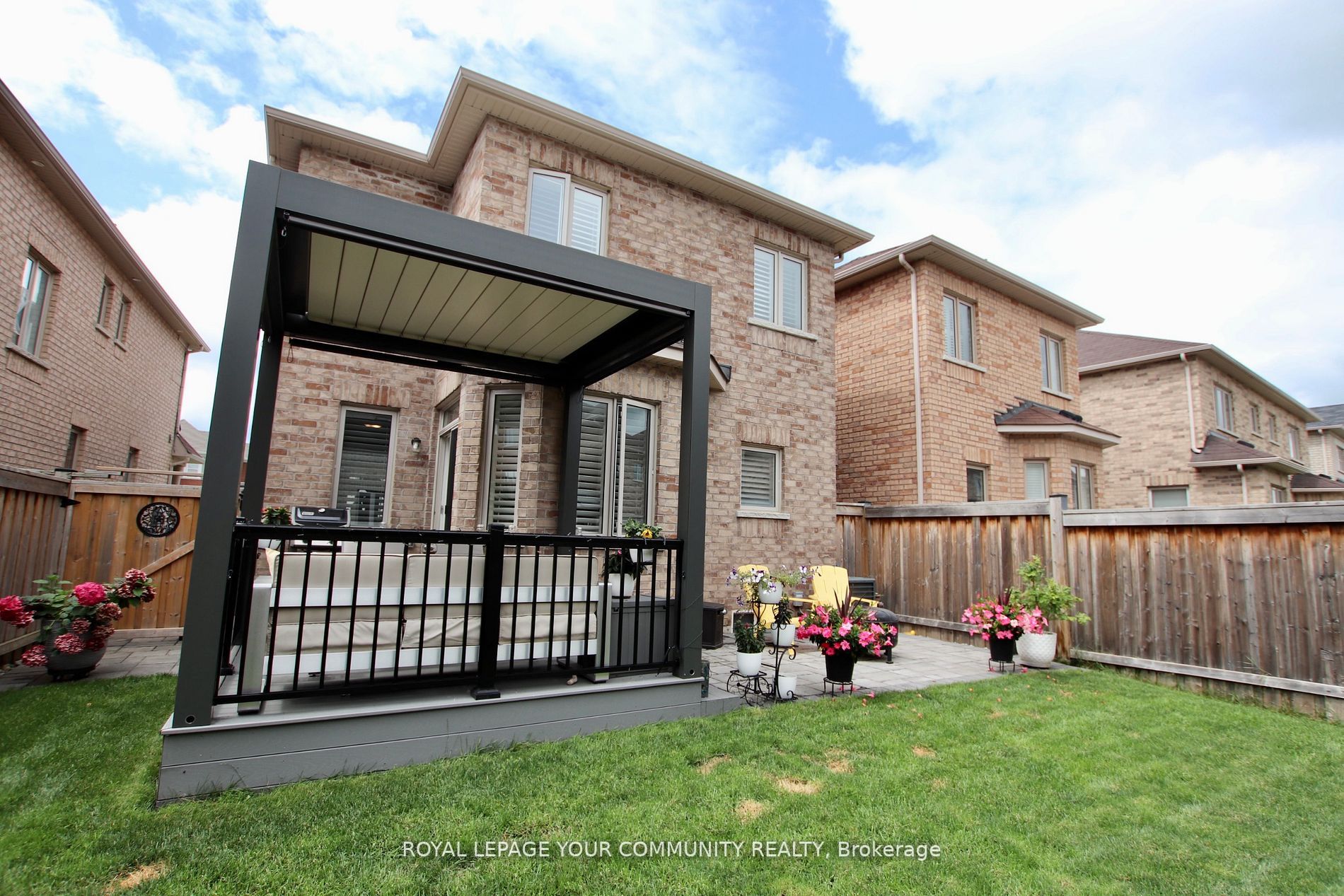 101 Thornbush Blvd