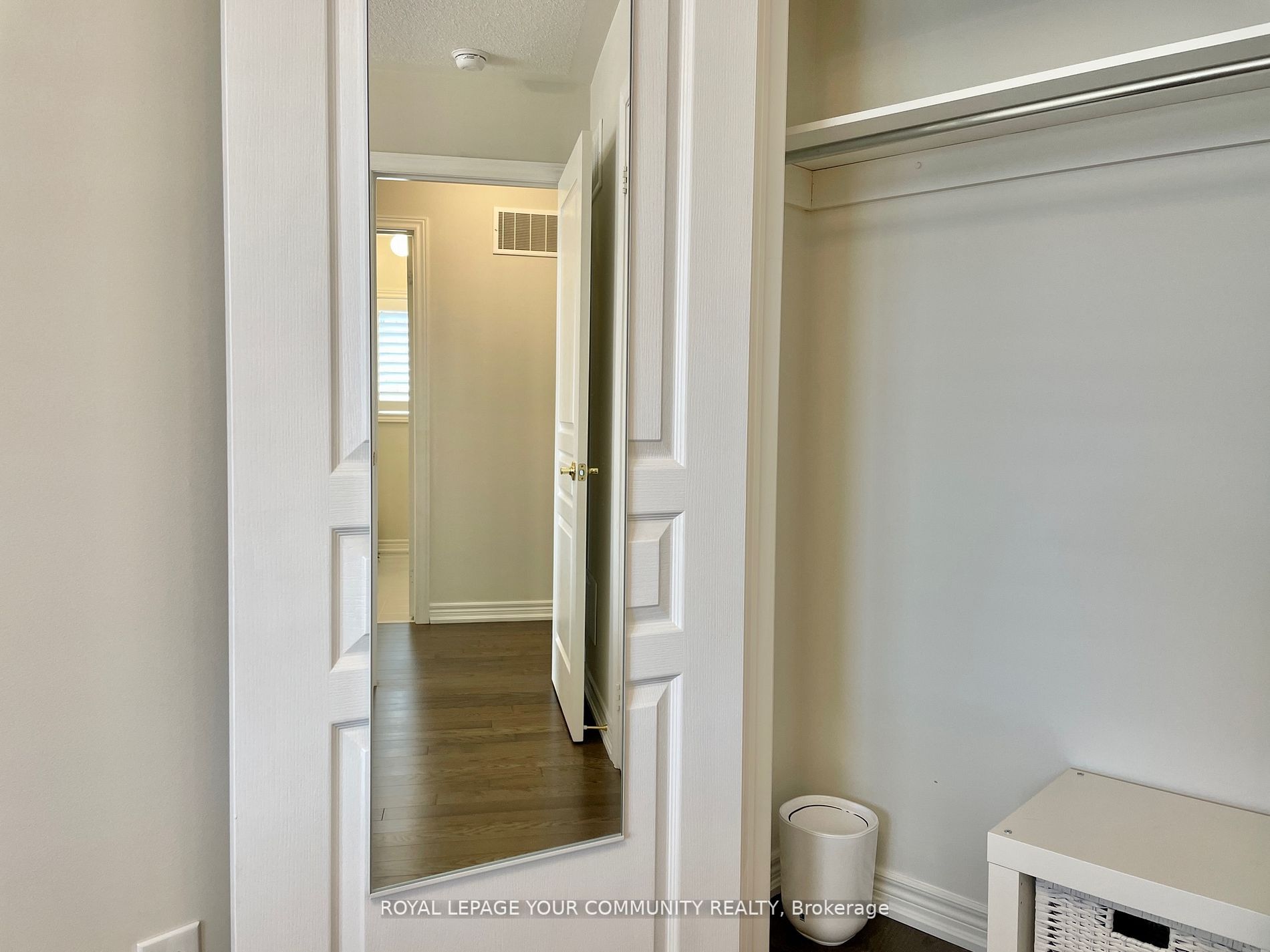101 Thornbush Blvd