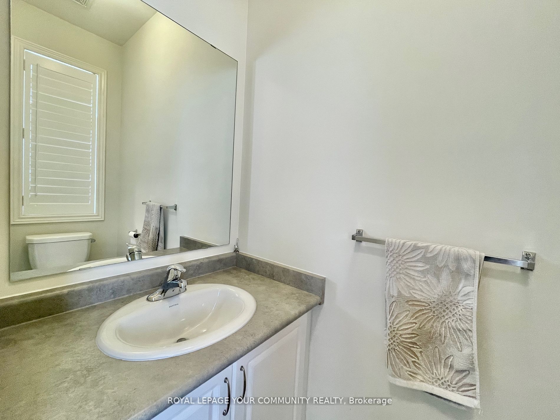 101 Thornbush Blvd