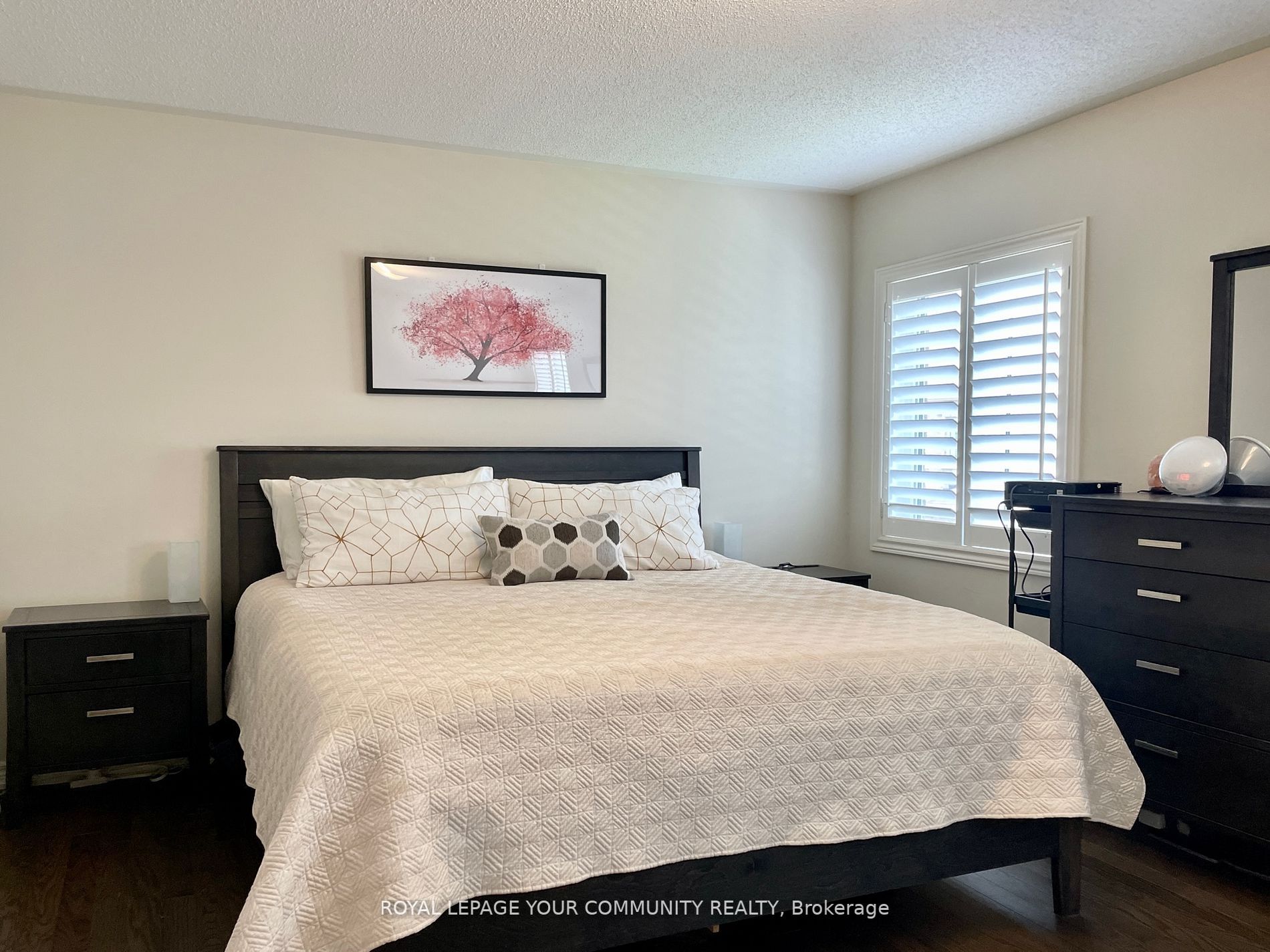 101 Thornbush Blvd