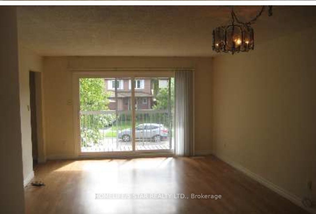 520 Hayward Cres