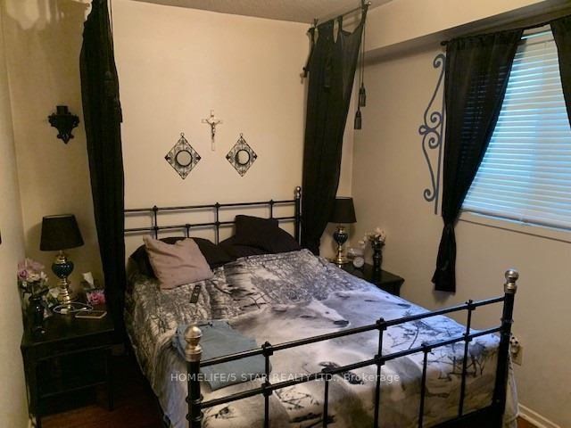 520 Hayward Cres