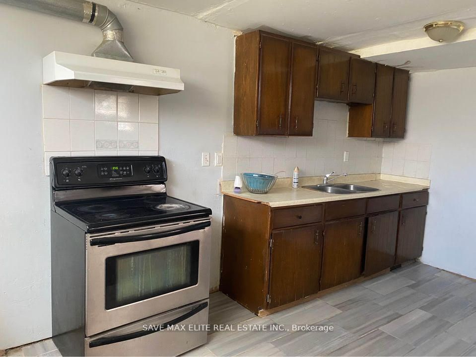130 Burbank Cres