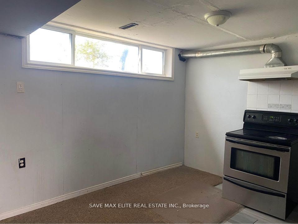 130 Burbank Cres