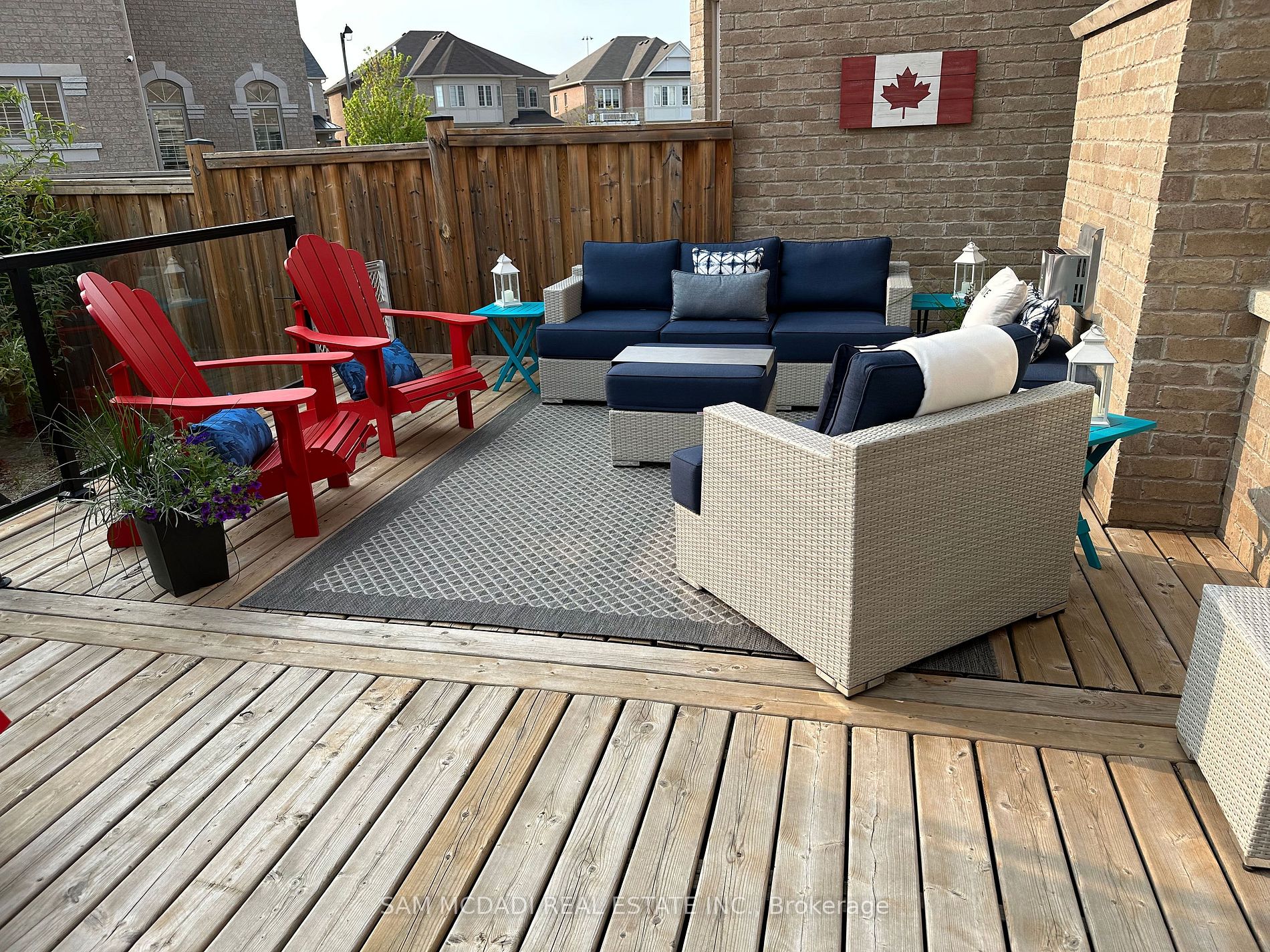 539 Stream Cres