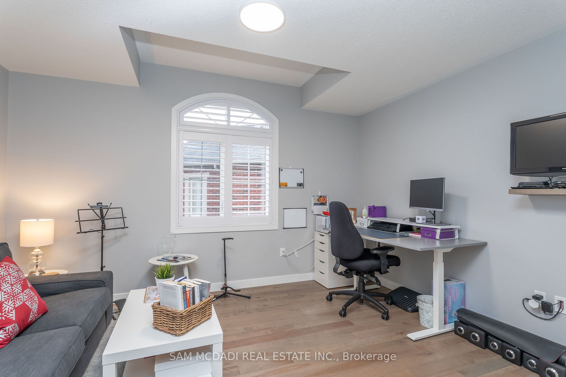 539 Stream Cres