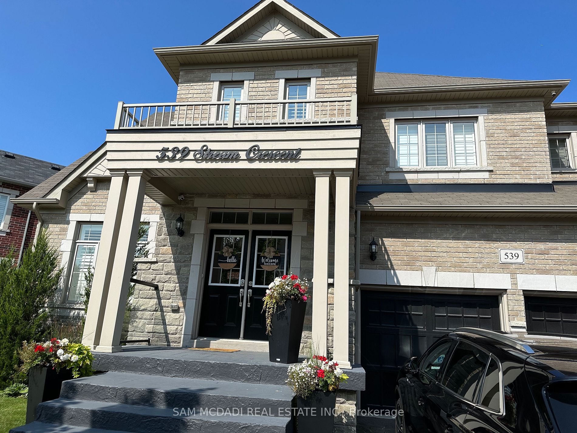 539 Stream Cres