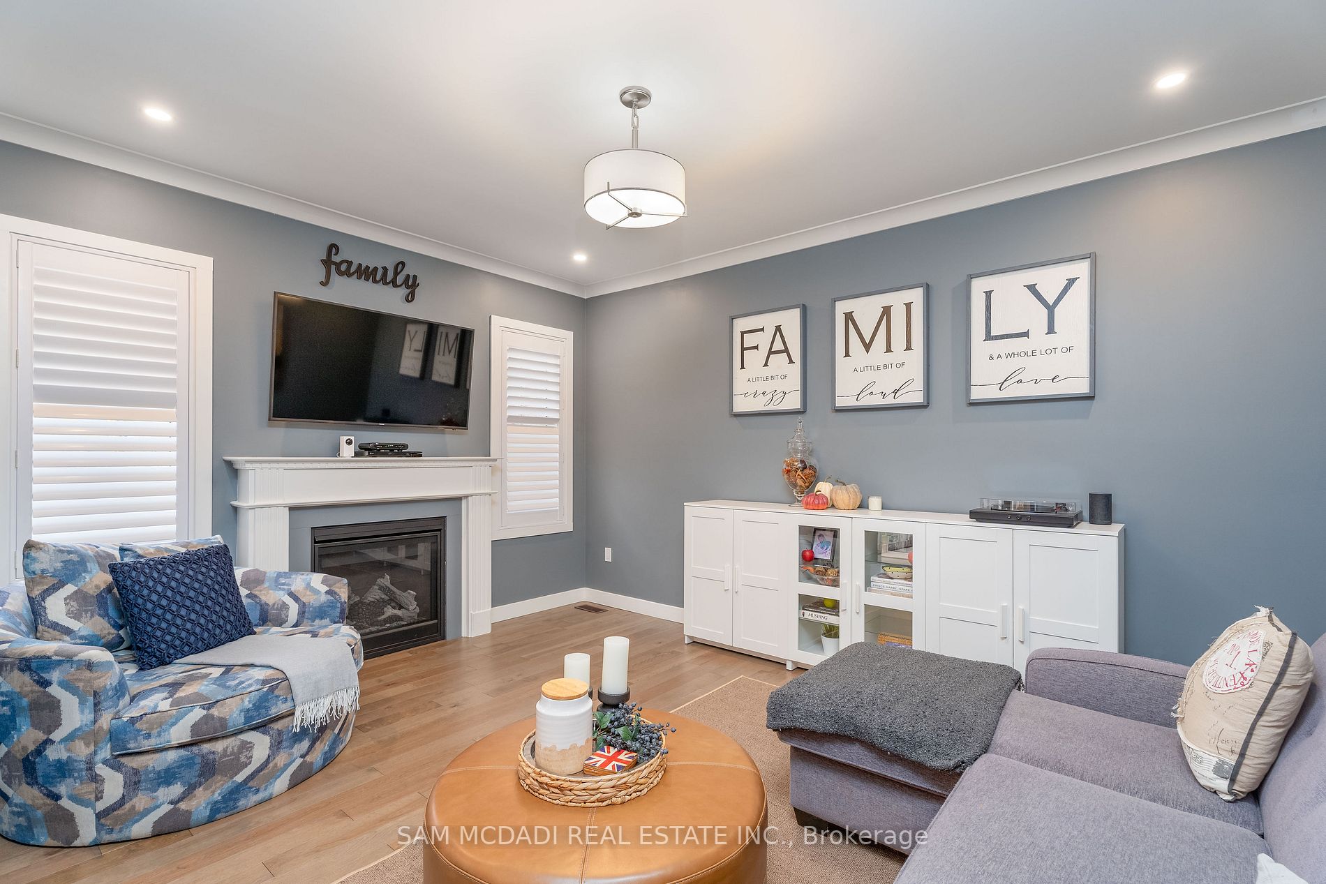 539 Stream Cres