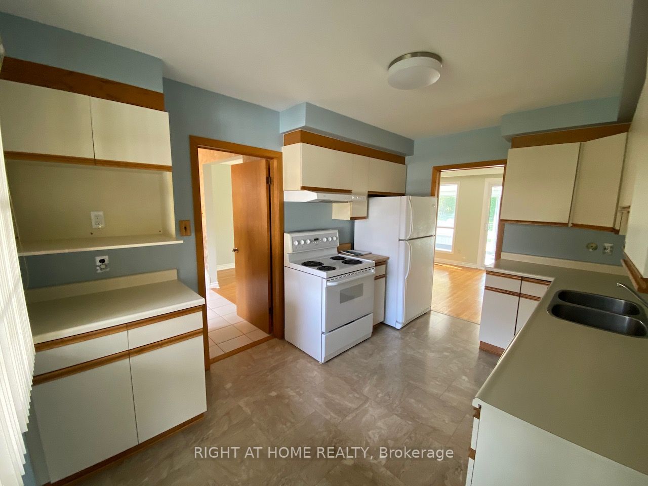 360 Sandlewood Road