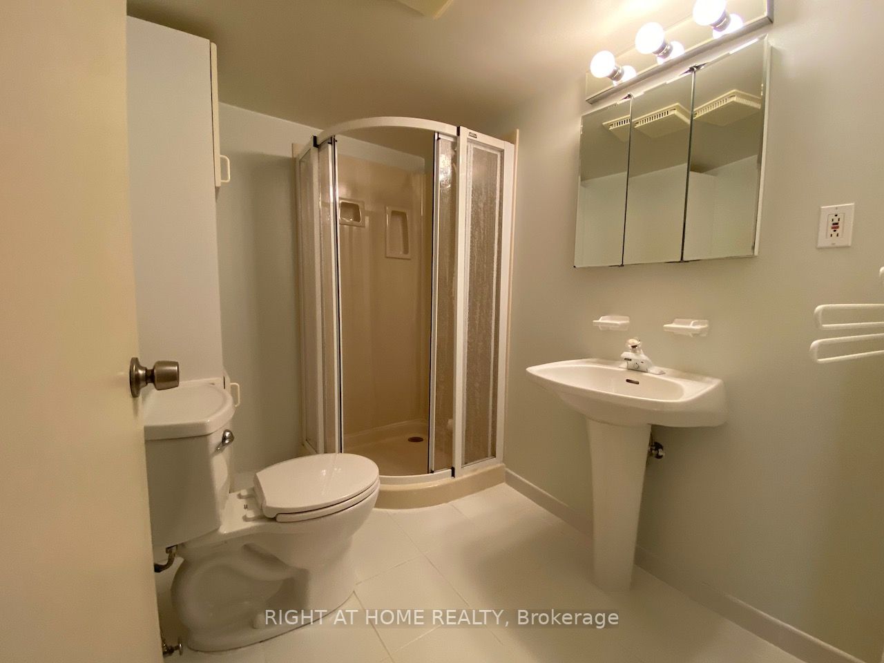 360 Sandlewood Road