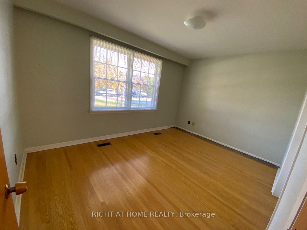 360 Sandlewood Road