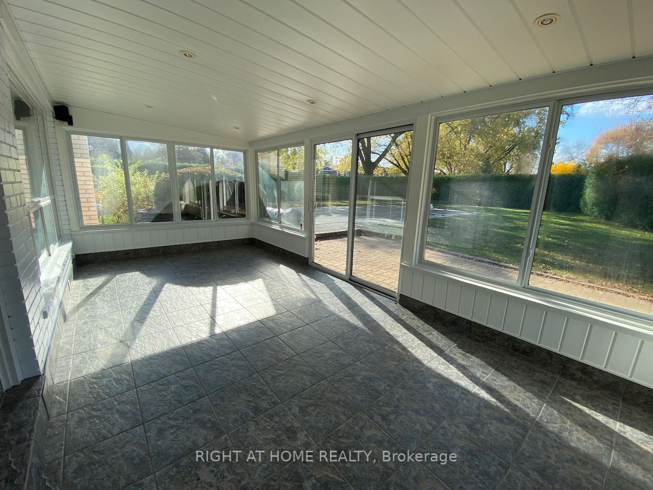 360 Sandlewood Road