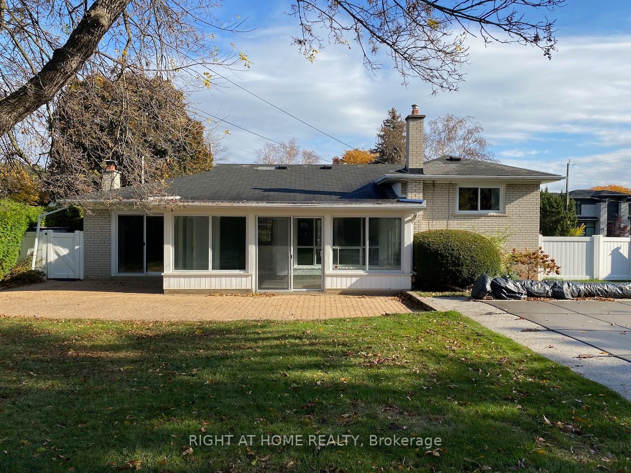 360 Sandlewood Road