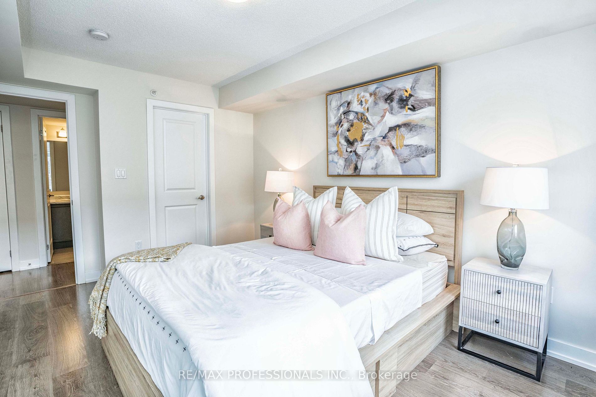 6 Drummond Street, #328